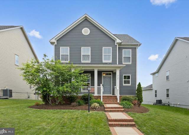 Property at 2121 River Heritage Blvd, Dumfries, VA 22026, 4 beds, 3.5 baths