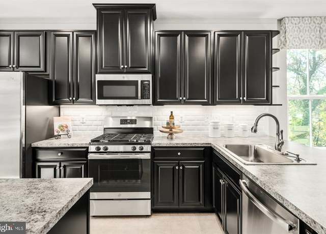 Property at 148 Spring Gate Ln Unit CLAREDON A-EOG, Pasadena, MD 21122, 3 beds, 3.5 baths