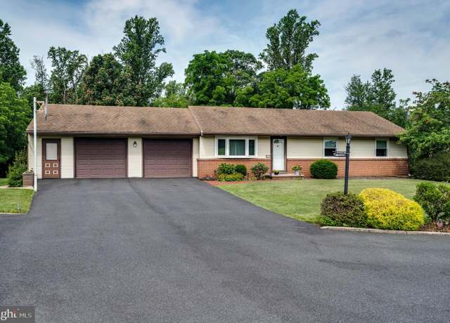 Property at 20 Mccormick Rd, Mohnton, PA 19540, 3 beds, 2.5 baths