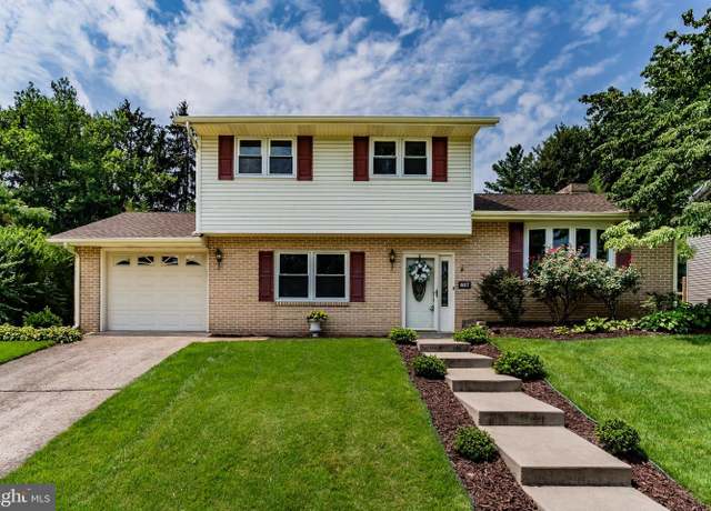 Property at 447 Pawnee Dr, Mechanicsburg, PA 17050, 3 beds, 2.5 baths