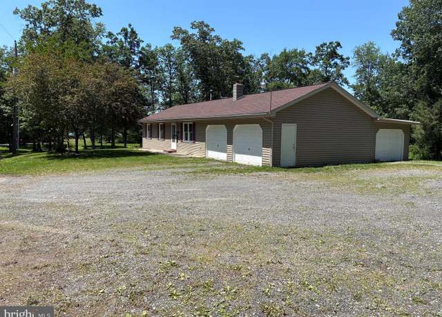 Property at 111 Freedom Way, Carlisle, PA 17015, 3 beds, 1 bath
