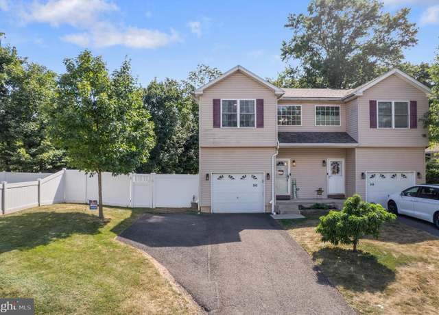Property at 543 Meadowbrook Ave #2, Ambler, PA 19002, 3 beds, 2.5 baths