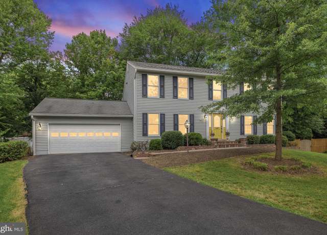 Property at 603 3rd St, Herndon, VA 20170, 4 beds, 2.5 baths