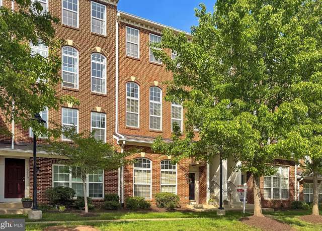 Property at 15414 Rosemont Manor Dr, Haymarket, VA 20169, 3 beds, 2.5 baths