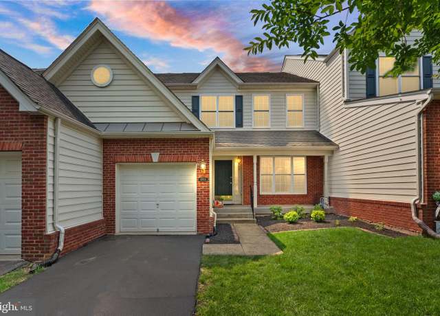 Property at 15831 Fourmile Creek Ct, Haymarket, VA 20169, 3 beds, 3.5 baths