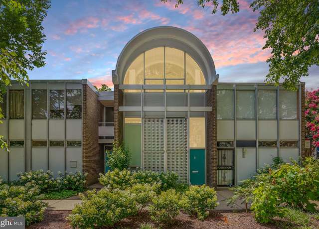 Property at 341 O St SW, Washington, DC 20024, 3 beds, 2 baths