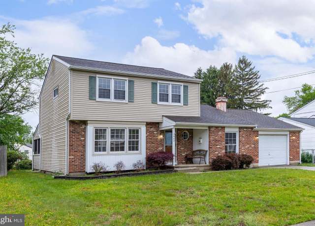 Property at 608 Linda Ave, Blackwood, NJ 08012, 4 beds, 1.5 baths
