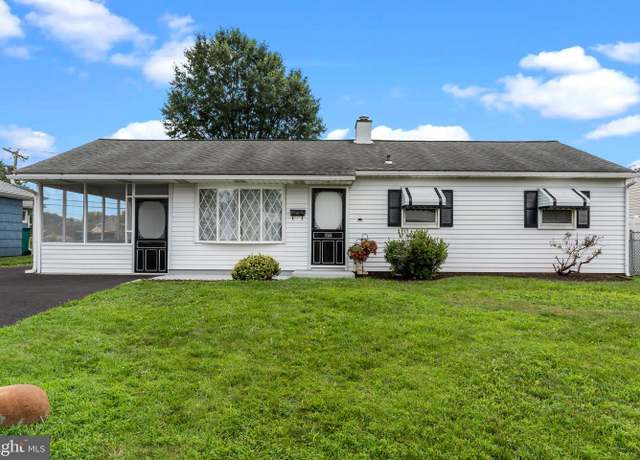 Property at 722 Auburn Rd, Fairless Hills, PA 19030, 3 beds, 1 bath
