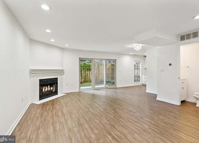 Property at 815 S 7th St #3, Philadelphia, PA 19147, 2 beds, 2.5 baths