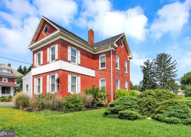 Property at 400 Maple St, Manchester, PA 17345, 4 beds, 2.5 baths