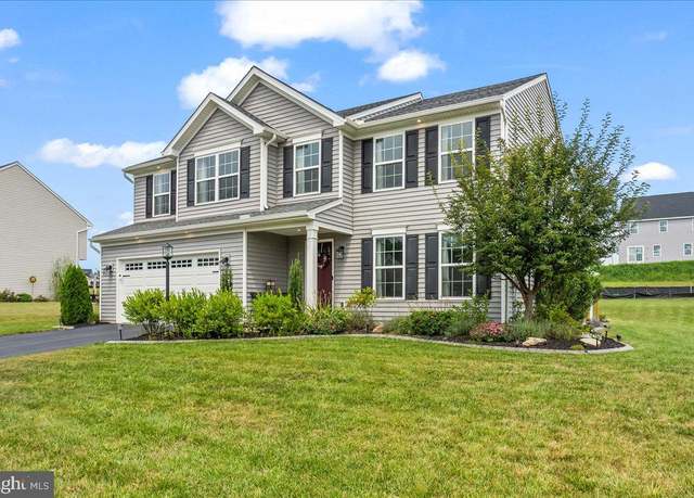 Property at 3529 Fox Pointe Ln, York, PA 17404, 4 beds, 3.5 baths
