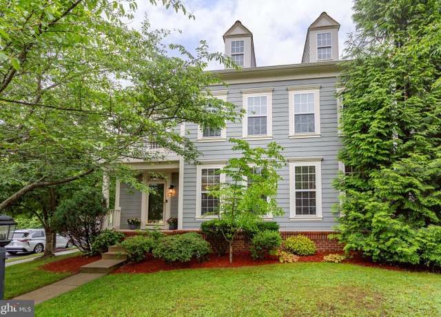Property at 1100 Innis Dr, Fredericksburg, VA 22401, 5 beds, 3.5 baths