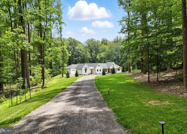 Property at 41737 Daleview Ln, Leesburg, VA 20176, 4 beds, 4 baths
