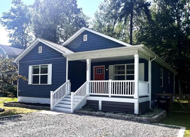 Property at 309 12th St, Colonial Beach, VA 22443, 3 beds, 2.5 baths