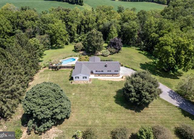 Property at 2105 Brookmead Ct, Reisterstown, MD 21136, 4 beds, 2.5 baths