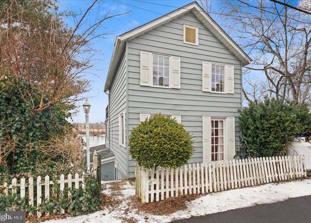 Property at 19 River Dr, Titusville, NJ 08560, 2 beds, 2.5 baths