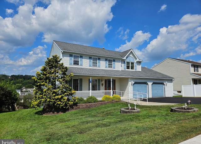 Property at 4509 Hillside Rd, Reading, PA 19606, 4 beds, 2.5 baths