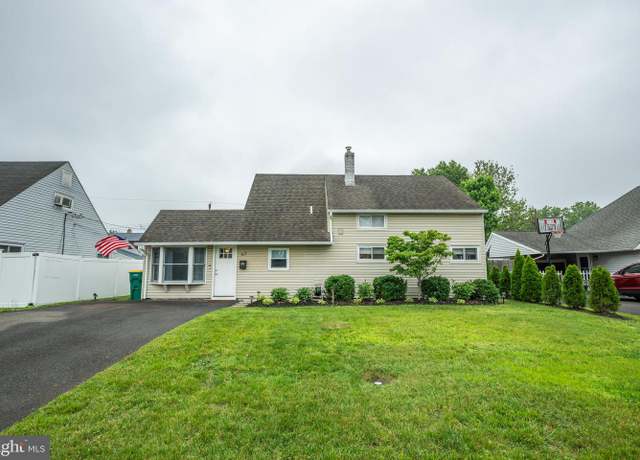Property at 67 Neptune Ln, Levittown, PA 19054, 4 beds, 1.5 baths