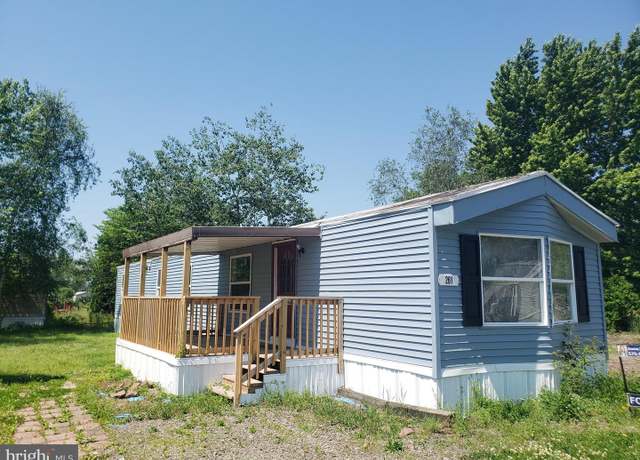 Property at 261 Birchwood Village Ests, Pittston, PA 18643, 3 beds, 1 bath