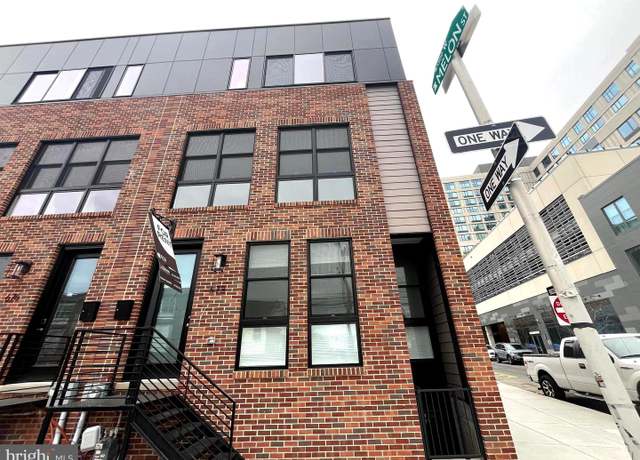 Property at 678 N 13th St, Philadelphia, PA 19123, 3 beds, 3 baths