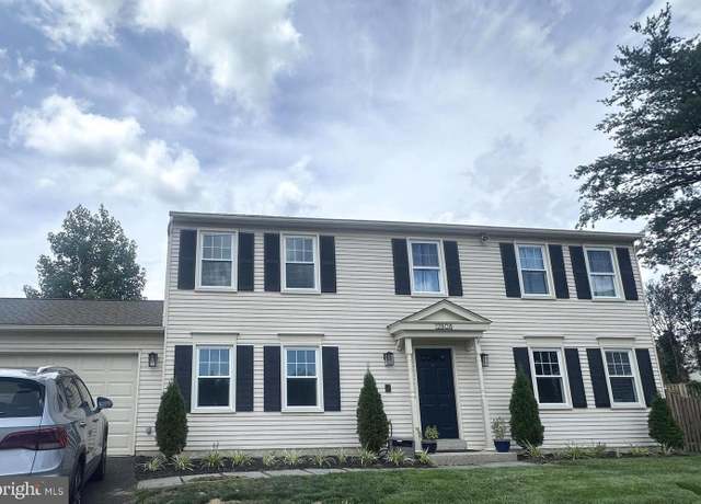 Property at 12808 Lady Fairfax Cir, Herndon, VA 20170, 4 beds, 2.5 baths