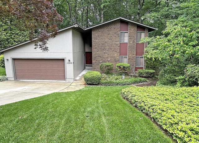 Property at 12309 Mulberry Ct, Woodbridge, VA 22192, 5 beds, 3 baths