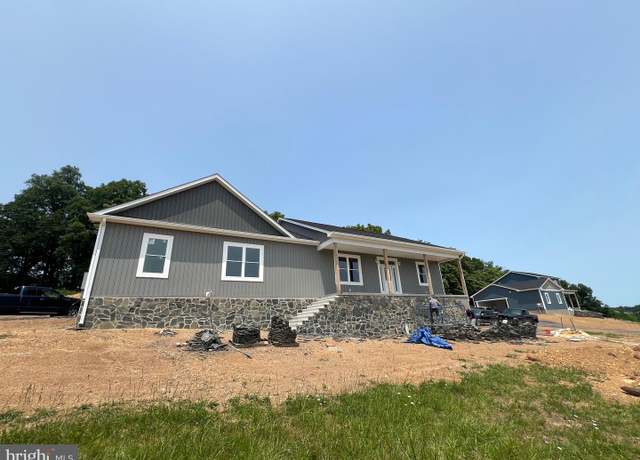 Property at 607 Slonaker Ln, Martinsburg, WV 25405, 3 beds, 2.5 baths