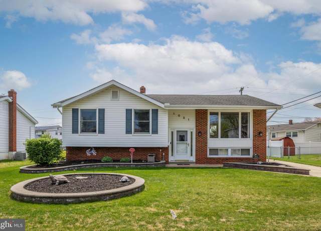 Property at 1021 Mayflower Dr, Newark, DE 19711, 4 beds, 2.5 baths