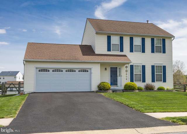 Property at 21 Cobblestone Dr, New Castle, DE 19720, 3 beds, 2.5 baths