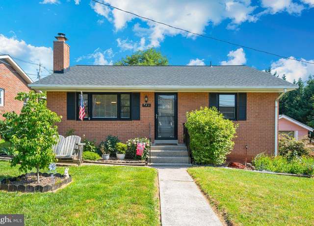 Property at 907 Chestnut St, Frederick, MD 21703, 3 beds, 1 bath