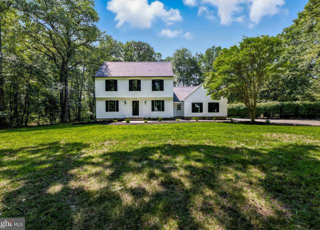Property at 24 Muskingum Dr, Shamong, NJ 08088, 4 beds, 2.5 baths