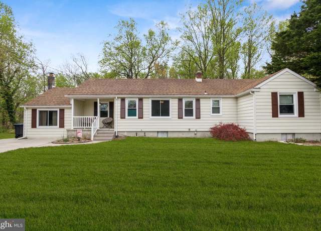 Property at 708 Robert Ave, Lindenwold, NJ 08021, 3 beds, 1 bath