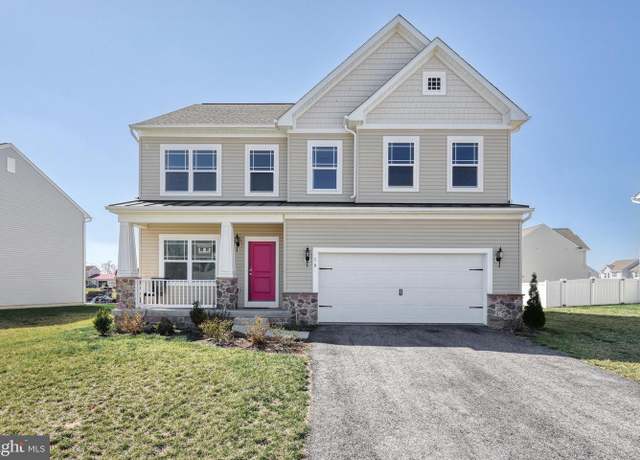 Property at 10 Bennington Way, Carlisle, PA 17013, 4 beds, 2.5 baths