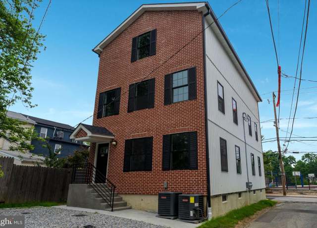 Property at 110 S Matlack St, West Chester, PA 19382, 2 beds, 1.5 baths