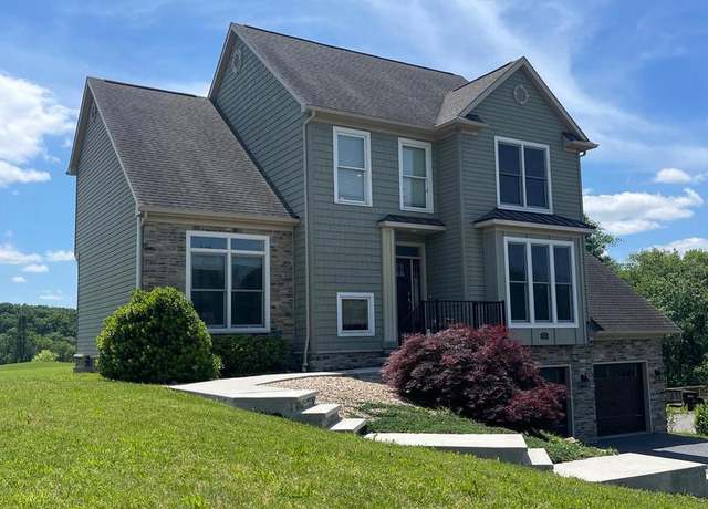 Property at 2238 Castlegreen Dr, Greencastle, PA 17225, 4 beds, 3 baths
