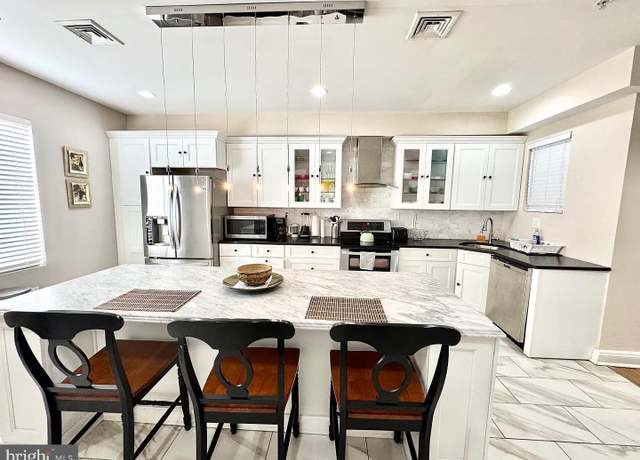 Property at 1146 S 6th St, Philadelphia, PA 19147, 4 beds, 3.5 baths