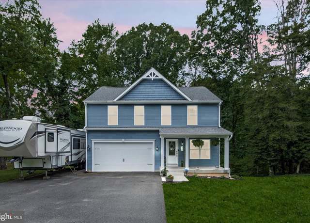 Property at 308 Walnut Dr, Fredericksburg, VA 22405, 4 beds, 3.5 baths