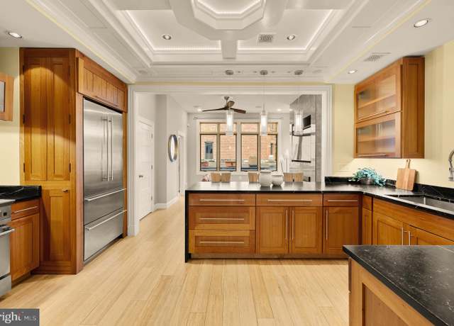 Property at 100 W St NW, Washington, DC 20001, 6 beds, 4.5 baths