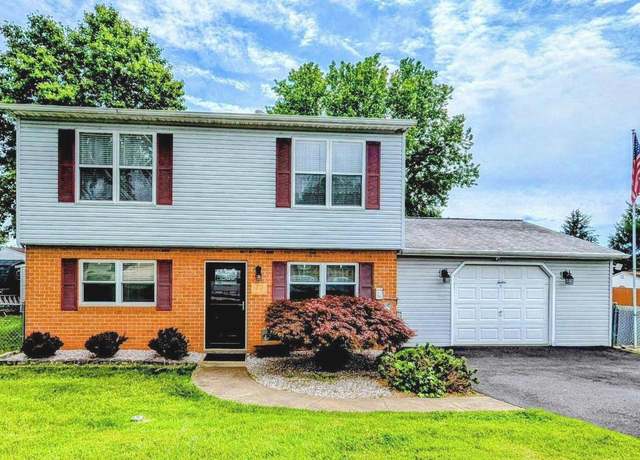 Property at 12 Rogers Cir, Newark, DE 19702, 4 beds, 2 baths