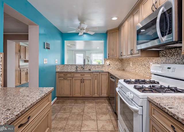 Property at 7856 Harold Rd, Baltimore, MD 21222, 3 beds, 2 baths