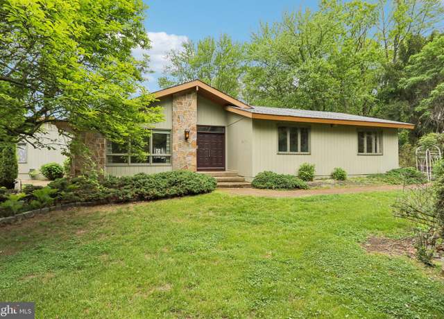 Property at 1000 Owl Pl, Cherry Hill, NJ 08003, 3 beds, 2.5 baths