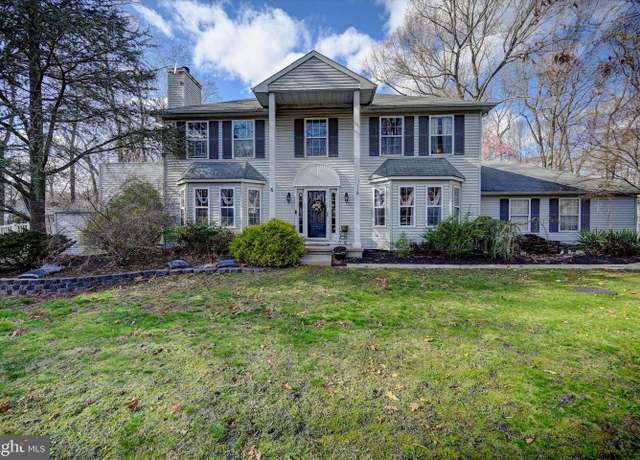Property at 6 Bittersweet Dr, Jackson, NJ 08527, 5 beds, 3.5 baths