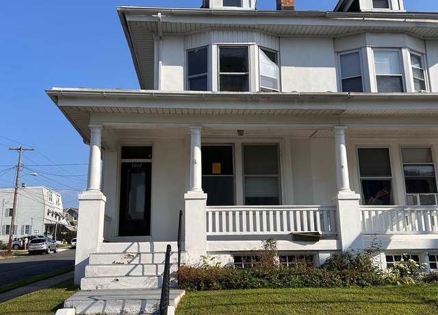 Property at 1018 Elizabeth Ave, Reading, PA 19605, 4 beds, 1.5 baths