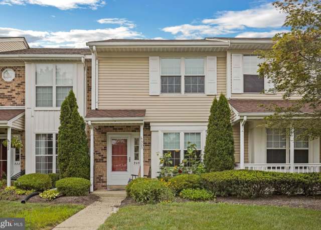 Property at 323 Leedom Way, Newtown, PA 18940, 2 beds, 1.5 baths