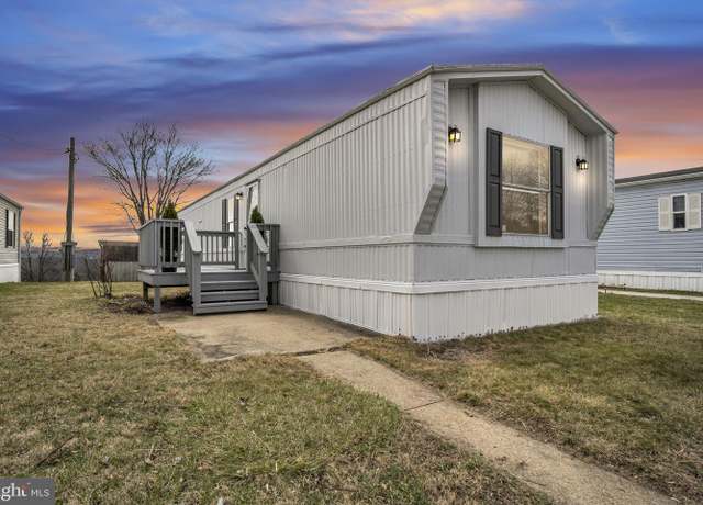 Property at 21 Marilyn Dr, Carlisle, PA 17013, 2 beds, 2 baths