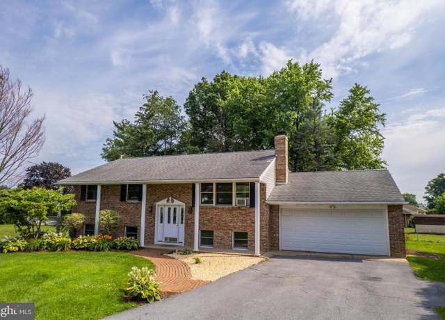 Property at 33 Abby Pl, State College, PA 16803, 4 beds, 2.5 baths
