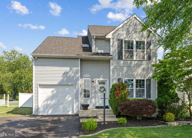 Property at 357 Bradford Ln, Lansdale, PA 19446, 3 beds, 2.5 baths
