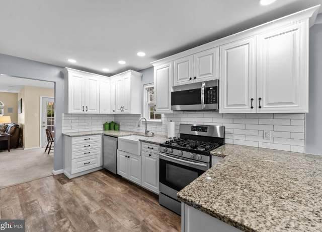 Property at 357 Bradford Ln, Lansdale, PA 19446, 3 beds, 2.5 baths