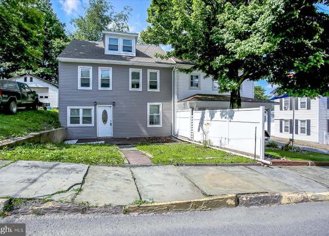 Property at 829-831 W Pine St, Coal Township, PA 17866, 3 beds, 1.5 baths