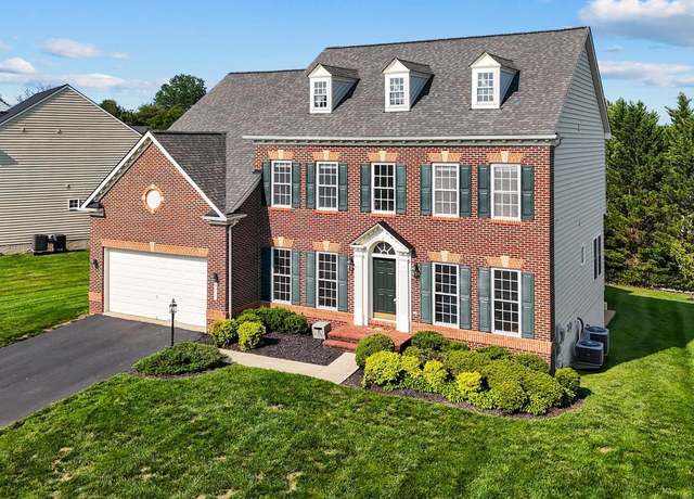 Property at 6513 Debhill Ln, Gainesville, VA 20155, 4 beds, 4.5 baths